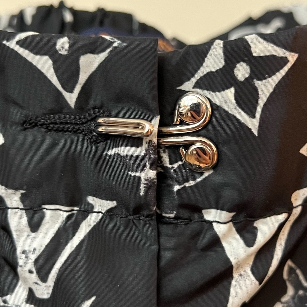 Authentic Louis Vuitton Black and White Stencil Effect Monogram Joggers - Picture 4 of 16
